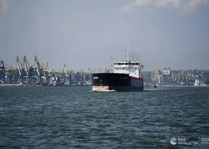 Российское власти запретили проходить через Керченский пролив судам с грузом из других стран
