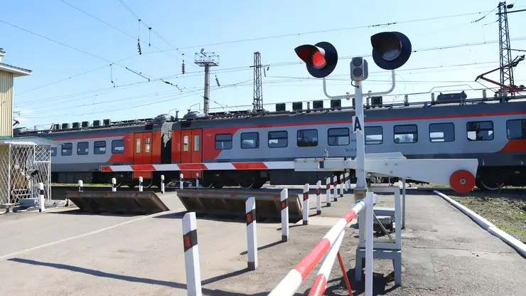 19 ноября будет ограничено движение автотранспорта через железнодорожный переезд в районе станции Саянская Красноярского края