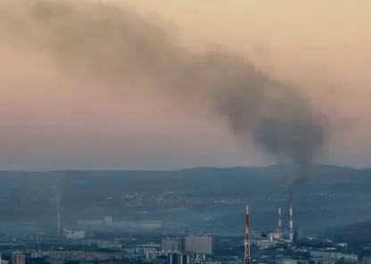 Жителям Красноярска рассказали о причине появления чёрного дыма из трубы ТЭЦ-2 