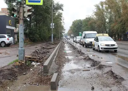 В Красноярске проезжую часть на Волжской расширяют до 4 полос