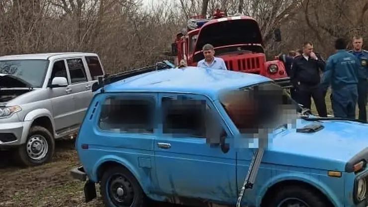 В Алтайском крае автомобиль с тремя людьми внутри утонул в реке