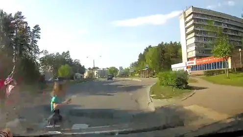 В Железногорске автомобиль сбил 5-летнюю девочку