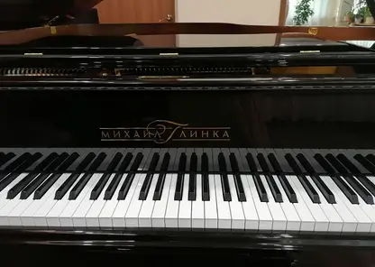 Три пианино и рояль поступили в детскую школу искусств №7 в Красноярске