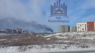 Под Красноярском загорелся двухэтажный дом