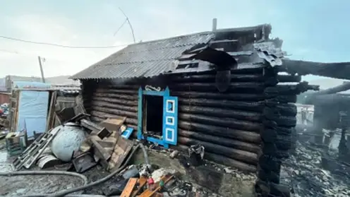 В Хакасии при пожаре погибли три человека