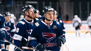 Хоккейный «Сокол» в тяжелом матче обыграл «Омские крылья» в Красноярске