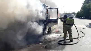 В Алтайском крае эвакуировали 18 человек из горящего автобуса