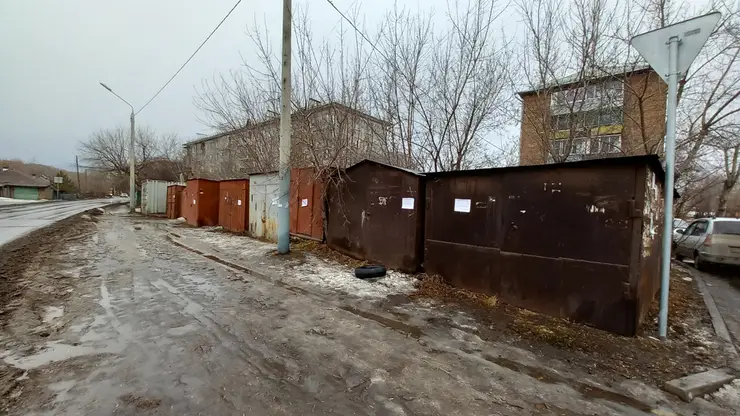 В Свердловском районе Красноярска продолжают демонтировать незаконные постройки
