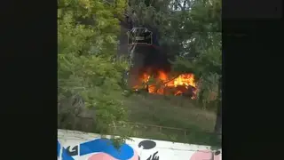 В Красноярске на Дубровинского загорелся автомобиль