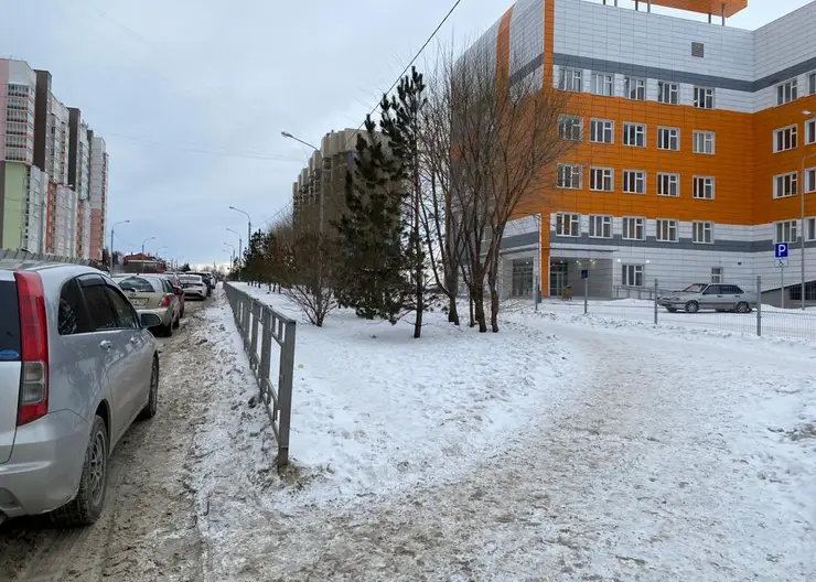В Красноярске расширят парковку у новой поликлиники в Покровском и организуют автобусную остановку