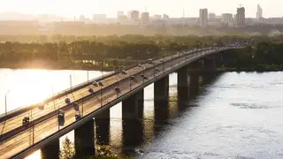 15 июля на Октябрьском мосту Красноярска будет запрещена остановка и стоянка