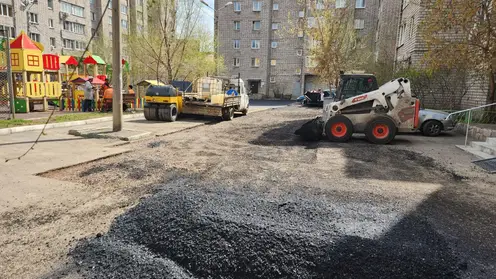 В Красноярске в рамках национального проекта начали благоустраивать дворы