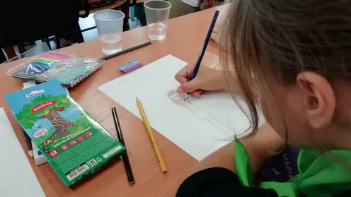 Более 1500 красноярских детей нарисовали своих учителей для конкурса «Наставник»