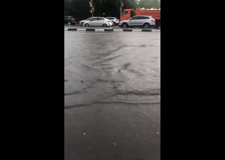 Мощный ливень затопил центр Новосибирска