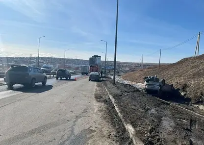 Тройное ДТП с грузовиком произошло на Северном шоссе в Красноярске