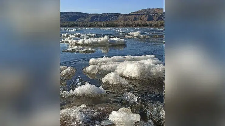 В Красноярском крае на реке Мана начался ледоход