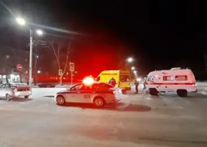 На Кузбассе машина скорой помощи попала в ДТП