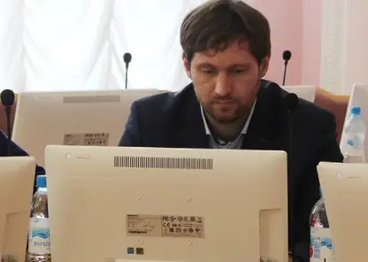 Омскому депутату грозит десять лет лишения свободы за фейки о российской армии
