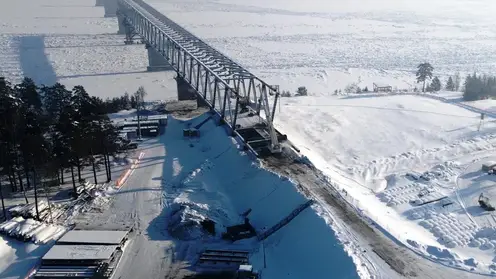 В Красноярском крае рабочие смонтировали четвёртый пролёт Высокогорского моста
