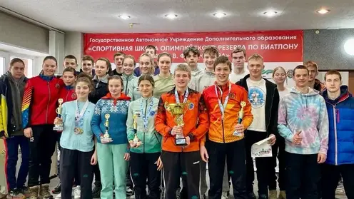 Красноярские биатлонисты заняли весь пьедестал в финальном спринте первенства Сибири