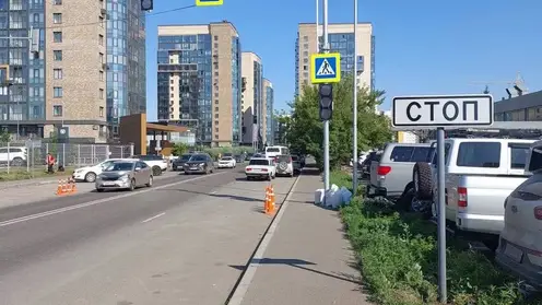 Пешеходный переход со светофором оборудовали рядом с ЖК «Скандис» в Красноярске