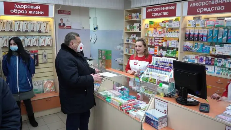 Юрий Швыткин проверил наличие препаратов и цены на них в аптеках Красноярска