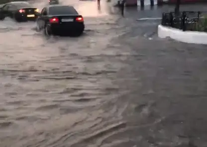 В Норильске ливень затопил город