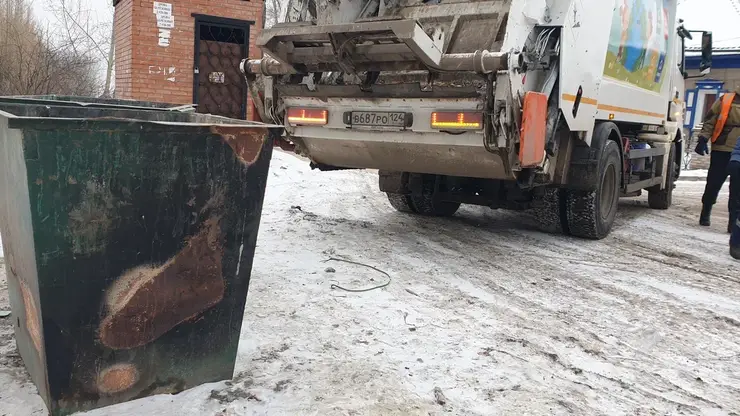 В Красноярске из-за золы загораются контейнеры и мусоровозы