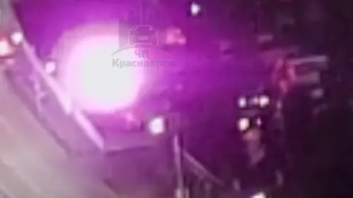 В Красноярске ночью на рынке «Южный» загорелся грузовик