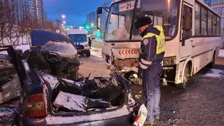 В Красноярске три человека погибли при столкновении «Приоры» с маршруткой