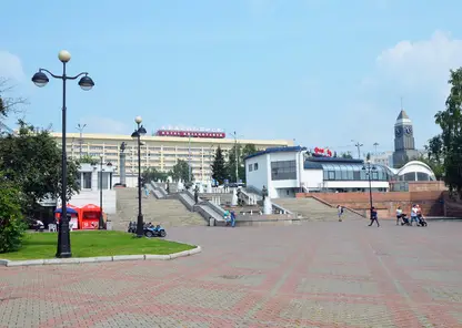 До конца апреля стоянка на Театральной площади будет работать в ограниченном режиме