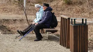 В Красноярске в Татышев-парке установили «парящие» скамейки