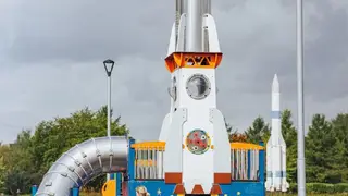До 30 июня в красноярском сквере «Космонавтов» появится инклюзивная детская площадка