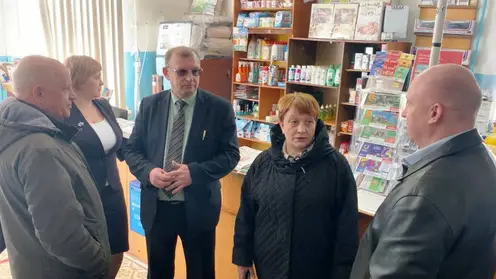 Галина Ампилогова проверила ход ремонта почтовых отделений в Назаровском районе