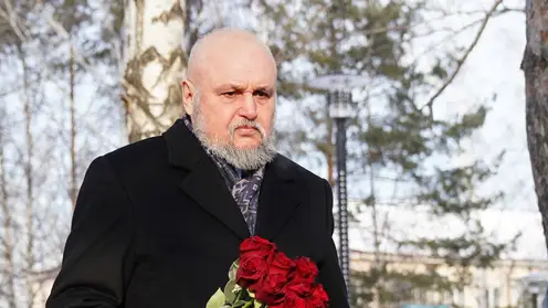 Губернатор Кузбасса возложил цветы в память о погибших на шахте «Листвяжная»