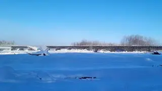 В Якутии приступили к ремонту пострадавшего от паводка моста через реку Куйдусун