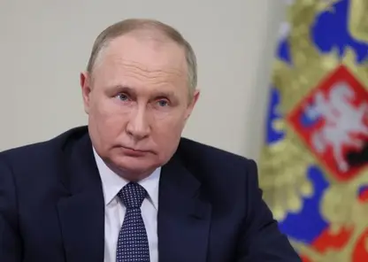 Путин поручил рассмотреть вопрос досрочной пенсии для многодетных отцов