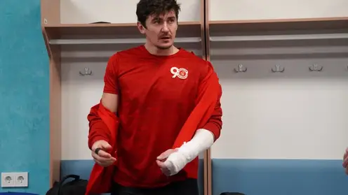 Сергей Ломанов и Илья Лопатин получили травмы в матче с хоккейным «Кузбассом»