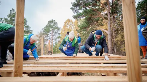 Участники экослёта построили метеоплощадку в нацпарке «Красноярские Столбы»
