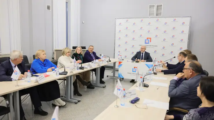 Александр Усс обсудил проекты с председателями Гражданской ассамблеи