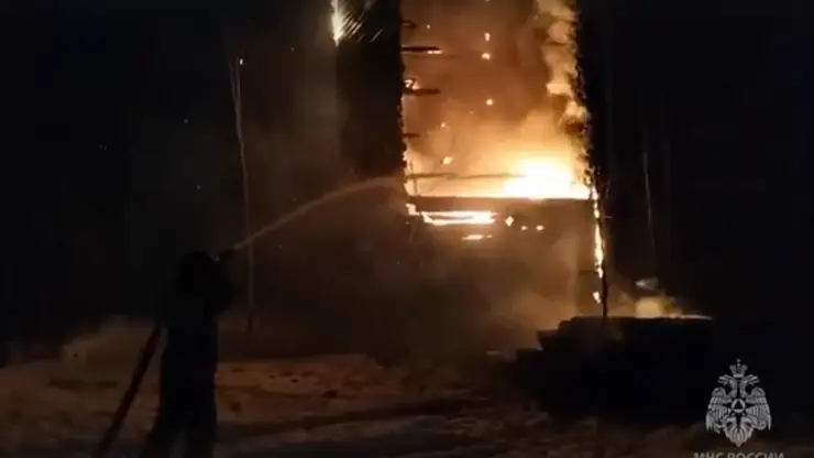 В Дзержинском районе Красноярского края сгорела водонапорная башня