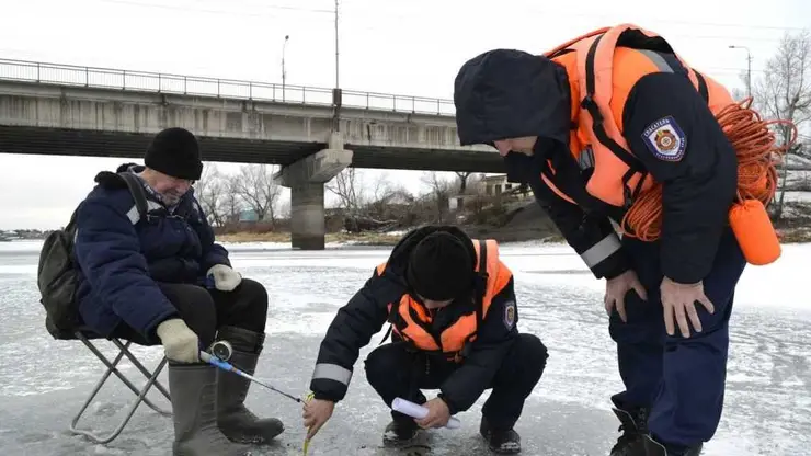В Красноярском крае будут патрулировать мест выхода людей на тонкий лёд