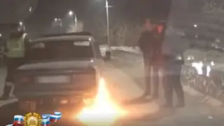 В Назарово пьяный водитель во время задержания чуть не поджёг свой автомобиль