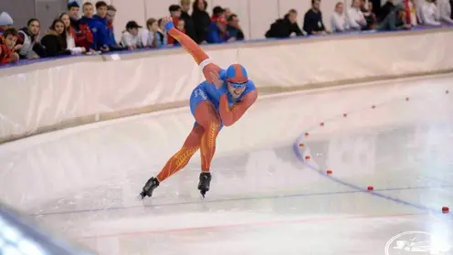 Красноярский конькобежец Виктор Муштаков выиграл серебряную медаль Кубка России