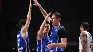 Баскетболисты «Енисея» в Красноярске обыграли действующего чемпиона лиги