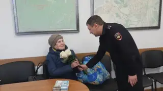 Полицейские из Иркутской области вернули пенсионерке украденные мошенниками 900 000 рублей