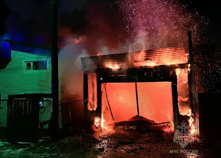 В Лесосибирске огнеборцы ликвидировали пожар в частном доме