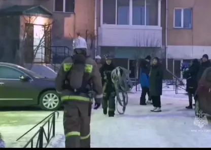 15 человек пришлось эвакуировать во время пожара в многоквартирном доме в Бурятии