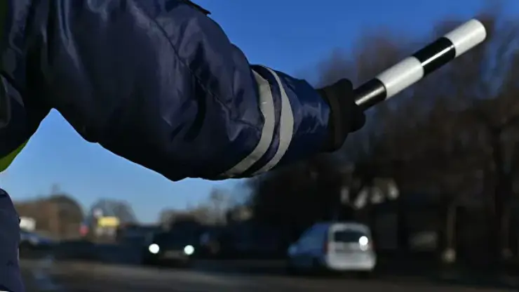 В Красноярском крае нетрезвый водитель бензовоза пытался откупиться от сотрудников ГИБДД