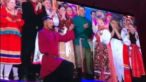 На фестивале «Мир Сибири» музыкант сделал предложение своей девушке